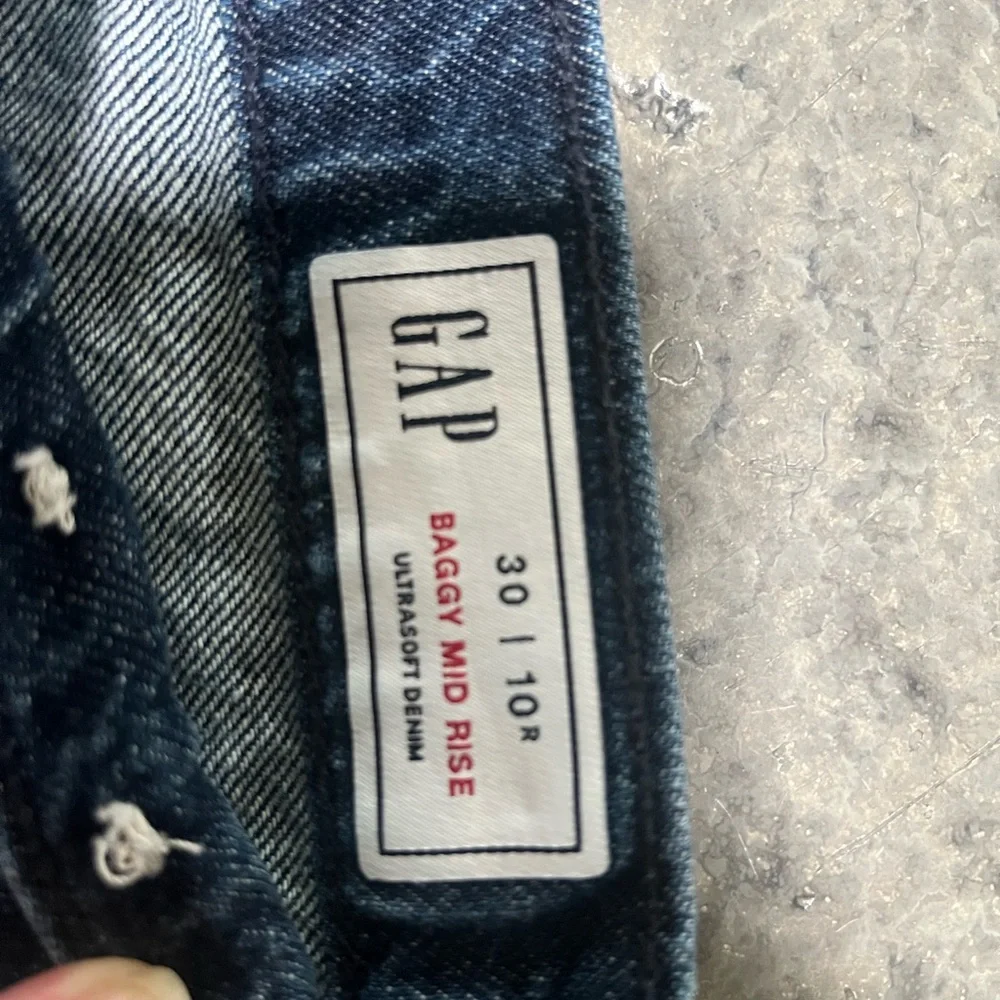 GAP Women's mid rise baggy Jeans in Deep Blue - Picture 3 of 7